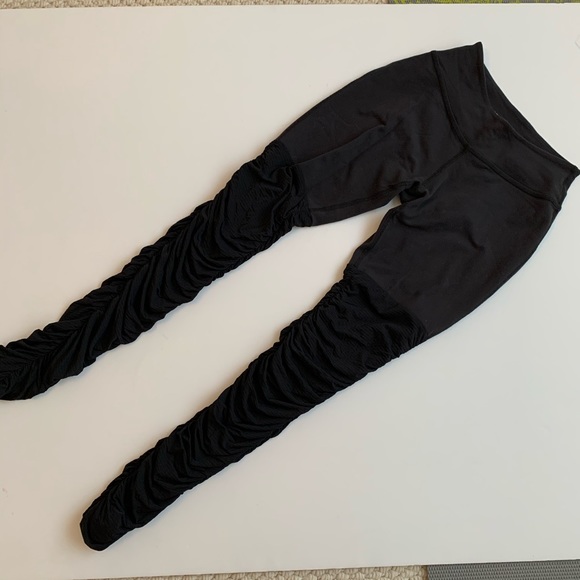 Beyond yoga Legs for Days leggings - Picture 3 of 6